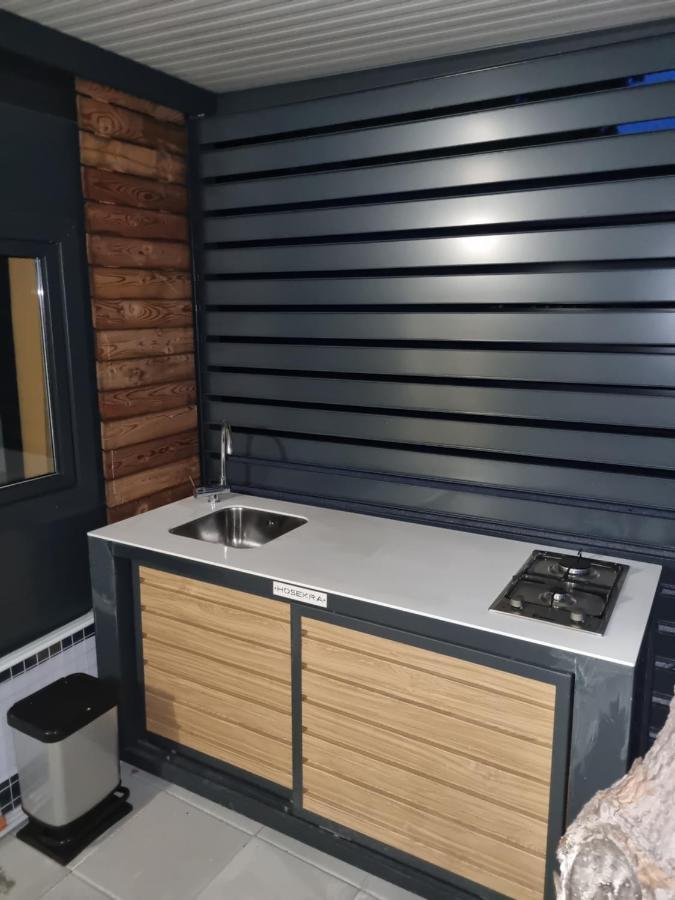Hipo Camp Mobil Home Arta باكوشتاني المظهر الخارجي الصورة