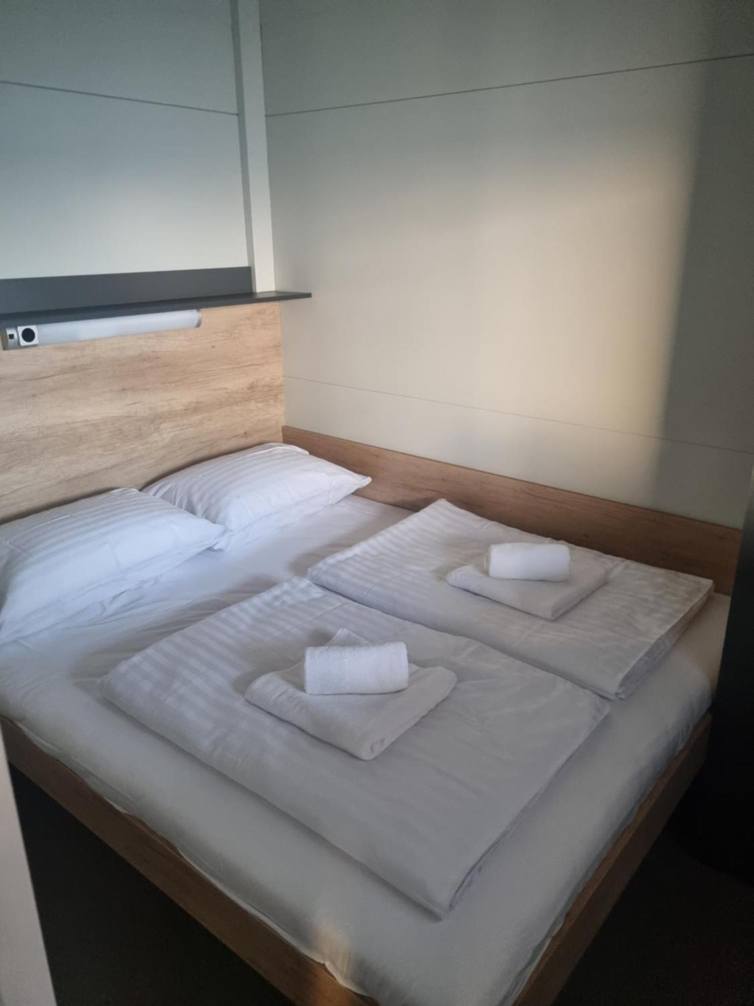 Hipo Camp Mobil Home Arta باكوشتاني المظهر الخارجي الصورة